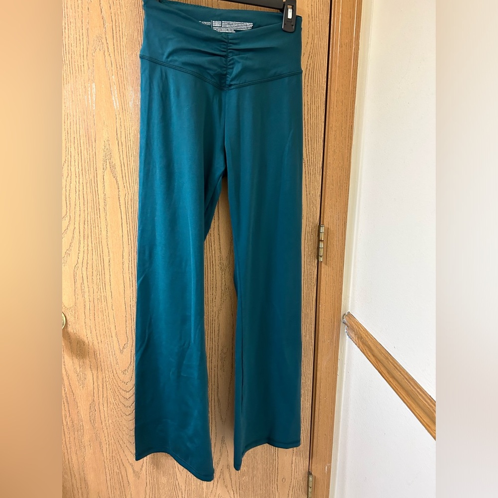 Victoria secret active flare leggings